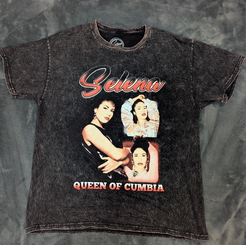 Selena Queen of Cumbia Acid Wash Tee Shirt Size Large Latin Queen 90's Streetwea